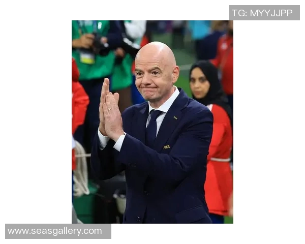 巴黎圣日耳曼宣布签下新援进一步增强球队实力展望新赛季